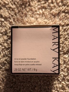 Mary Kay Mineral Powder Foundation - Beige 1